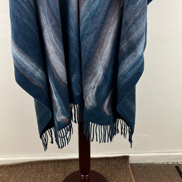 Chico’s Womens  Ruana Covering Wrap Blue Stripped Fringed OS NEW - Picture 3 of 5